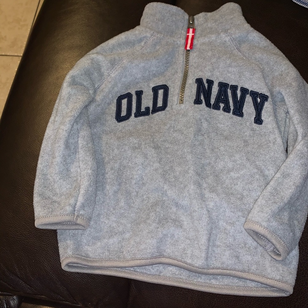 Old navy logo fleece pullover